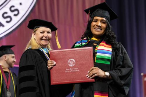 AMC Grad 0645