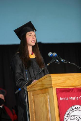 Commencement-Graduate-2021-017