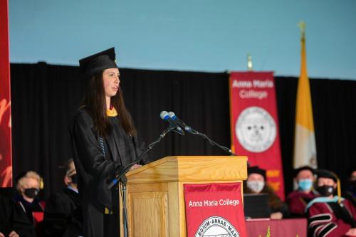 Commencement-Graduate-2021-018