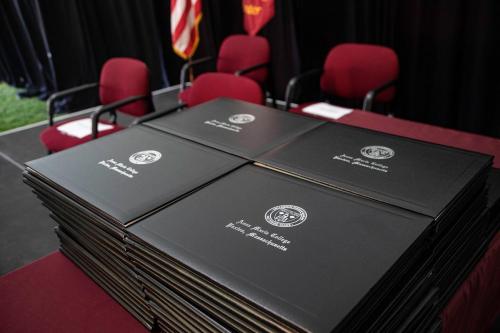 Commencement-Graduate-2021-047